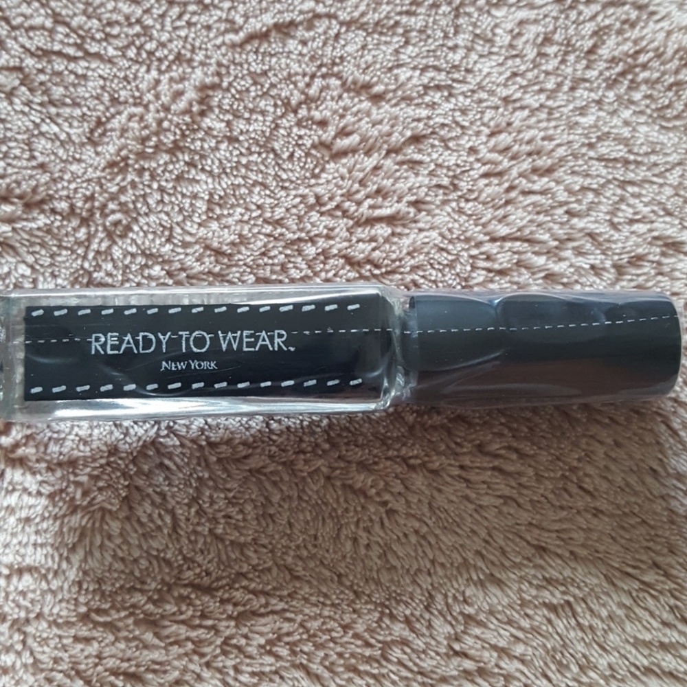Ready to wear lash extension